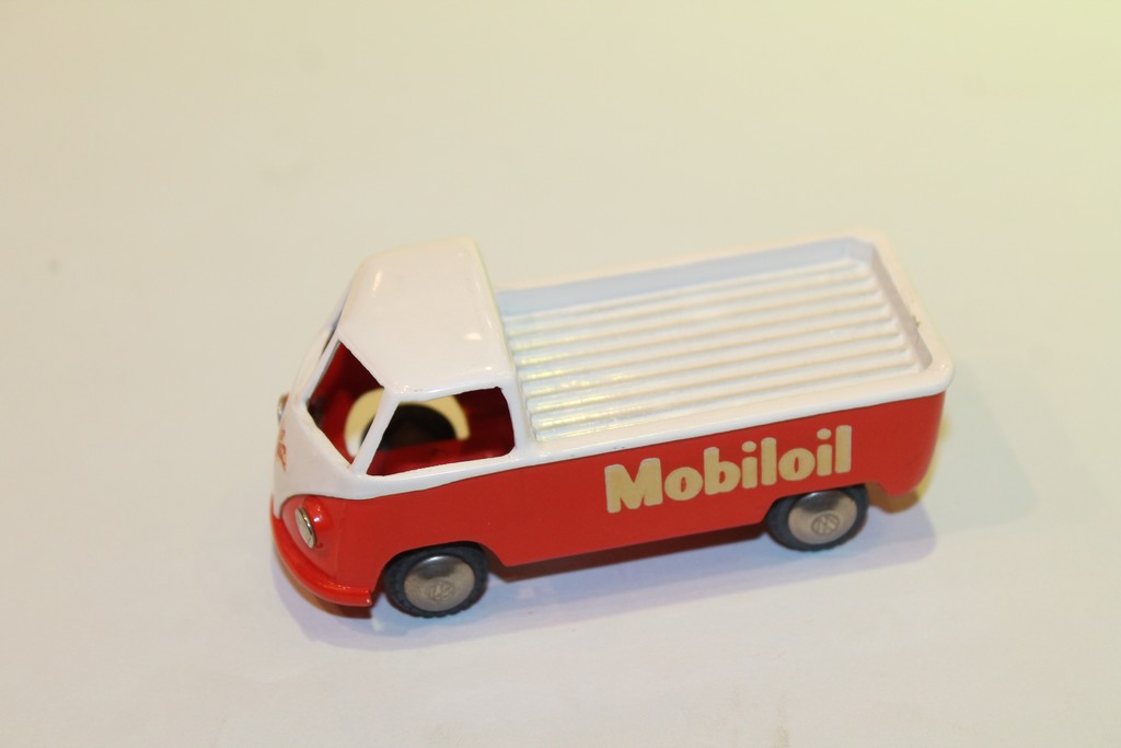 VW KOMBI PICK-UP 1960 MOBILOIL TEKNO 143°