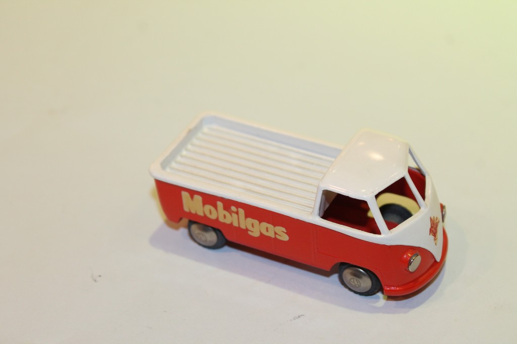 VW KOMBI PICK-UP 1960 MOBILOIL TEKNO 143°