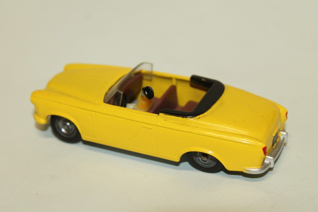 PEUGEOT 403 CAB JAUNE VEREM 1/43°