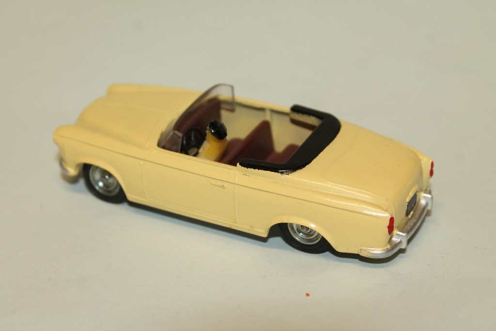 PEUGEOT 403 CAB JAUNE VEREM 1/43°