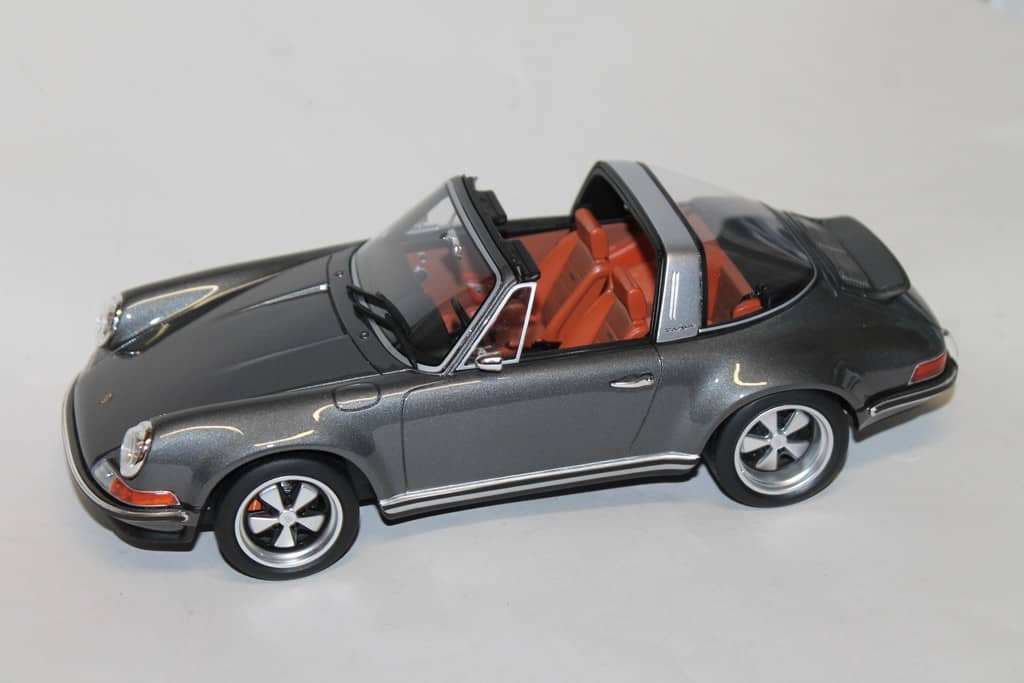 PORSCHE SINGER TARGA MARRON 1/18°