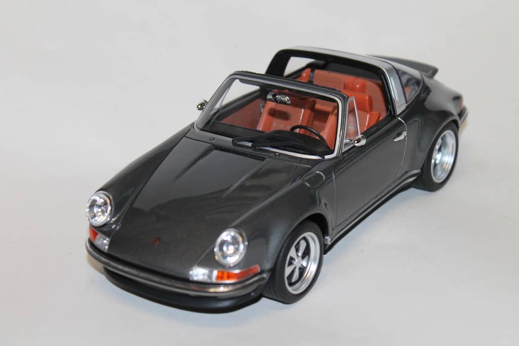 PORSCHE SINGER TARGA MARRON 1/18°