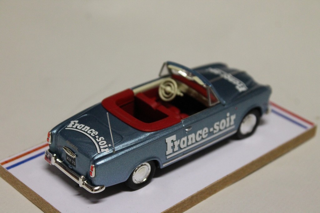 PEUGEOT 403 CABRIOLET FRANCE SOIR TDF 1962 AUTORECLAME 1/43°