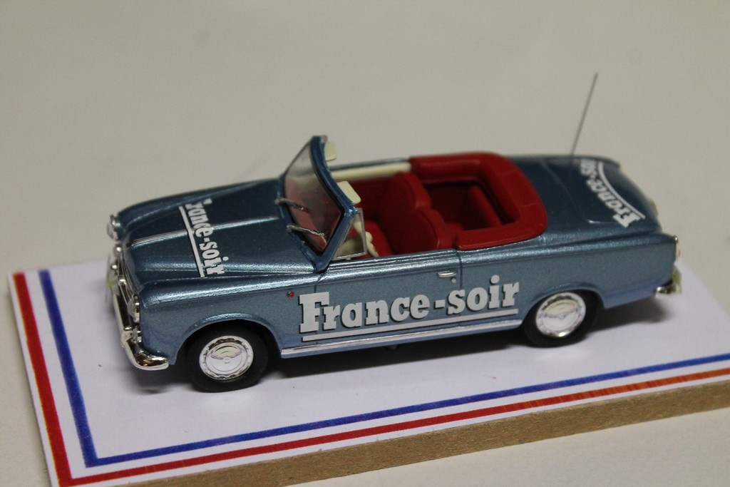 PEUGEOT 403 CABRIOLET FRANCE SOIR TDF 1962 AUTORECLAME 1/43°