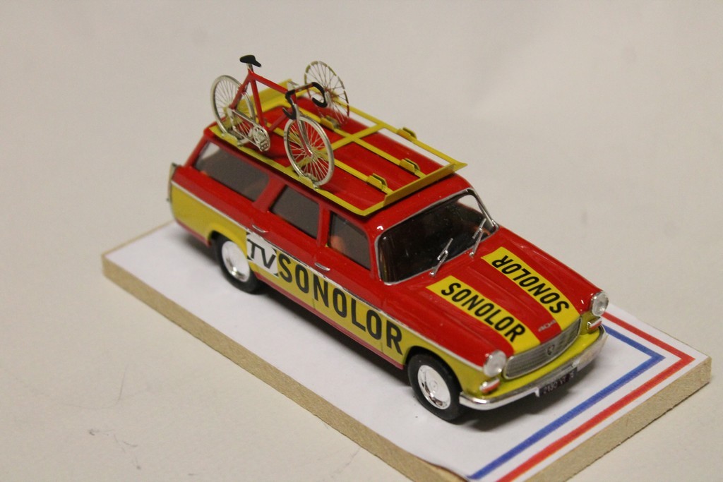 PEUGEOT 404 BREAK EQUIPE SONOLOR TDF 1973 AUTORECLAME 1/43°