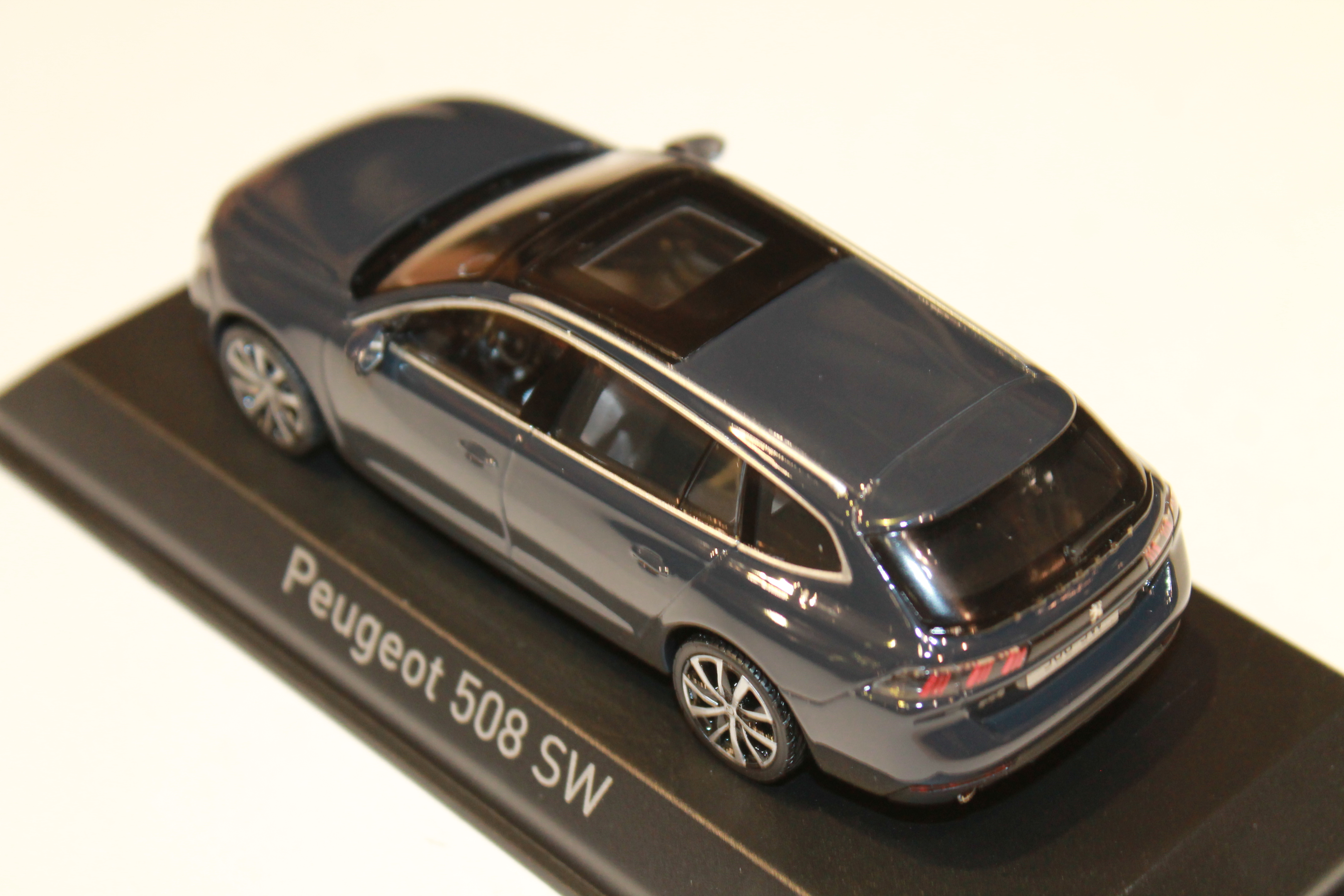 PEUGEOT 508 SW 2018 GRIS NOREV 1/43°