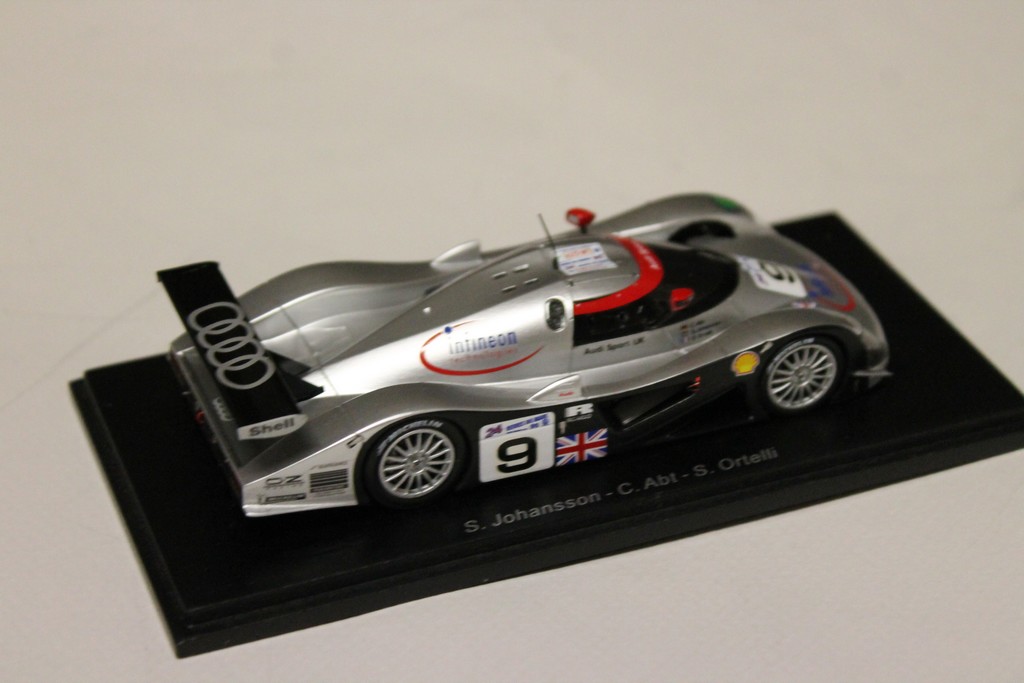 AUDI R8C N°9 Le Mans 1999 AUDI R8C N°9 Le Mans 1999