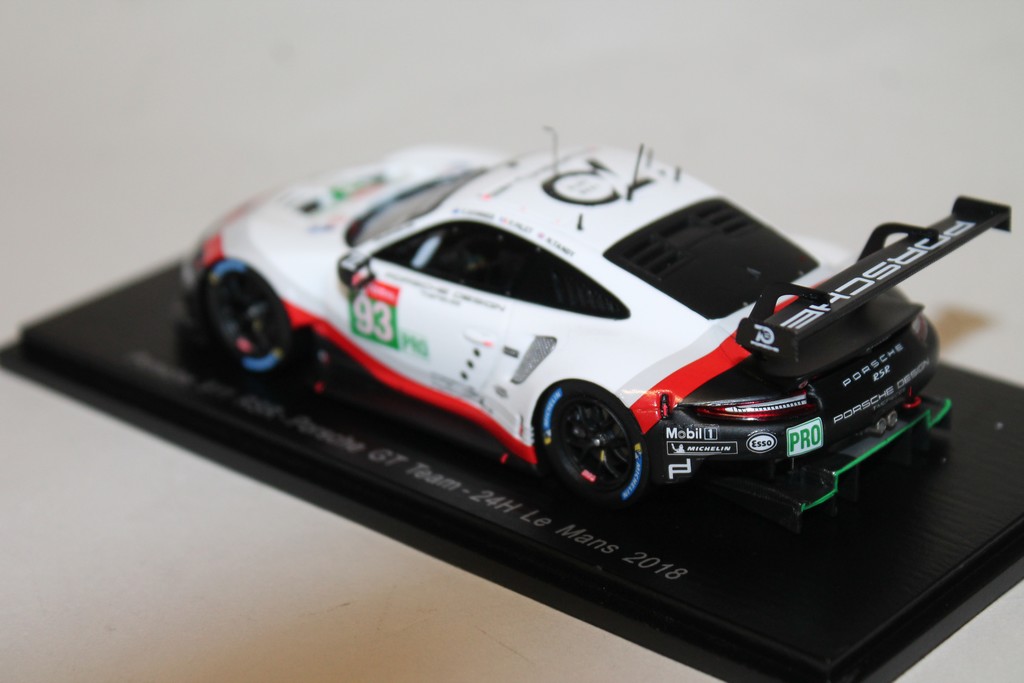 PORSCHE 911 RSR LE MANS N°93 2018 SPARK 1/43°