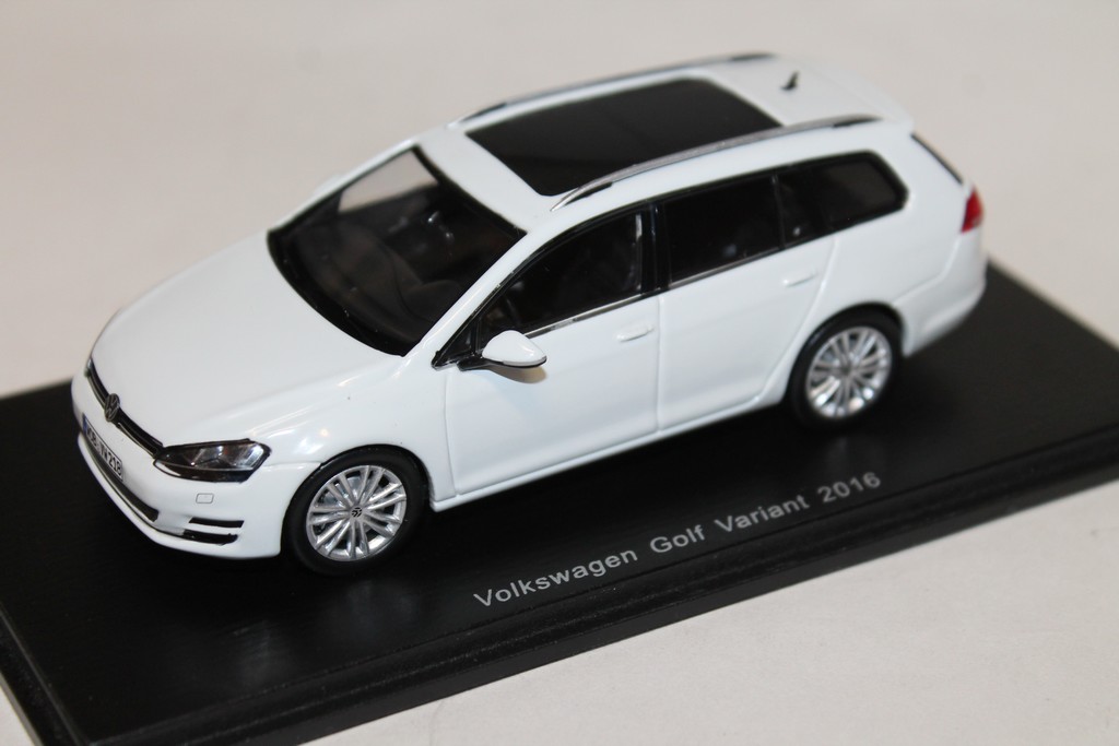 VOLKSWAGEN GOLF BREAK BLANCHE 2016 SPARK 1/43°