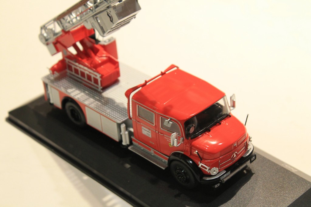 MERCEDES-BENZ TRUCK L1519 POMPIER 1954 IXO 1/43°