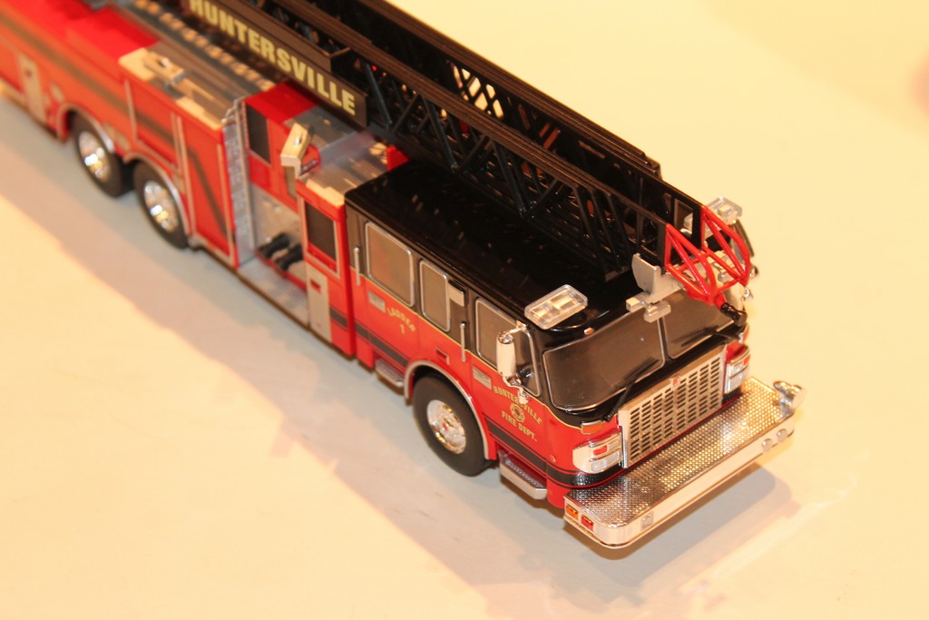 SMEAL 105 POMPIER GRANDE ECHELLE 2014 IXO 1/43°