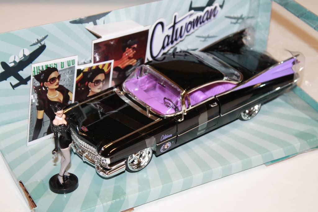CADILLAC COUPE DEVILLE CATWOMAN 1959 JADA 1/24°