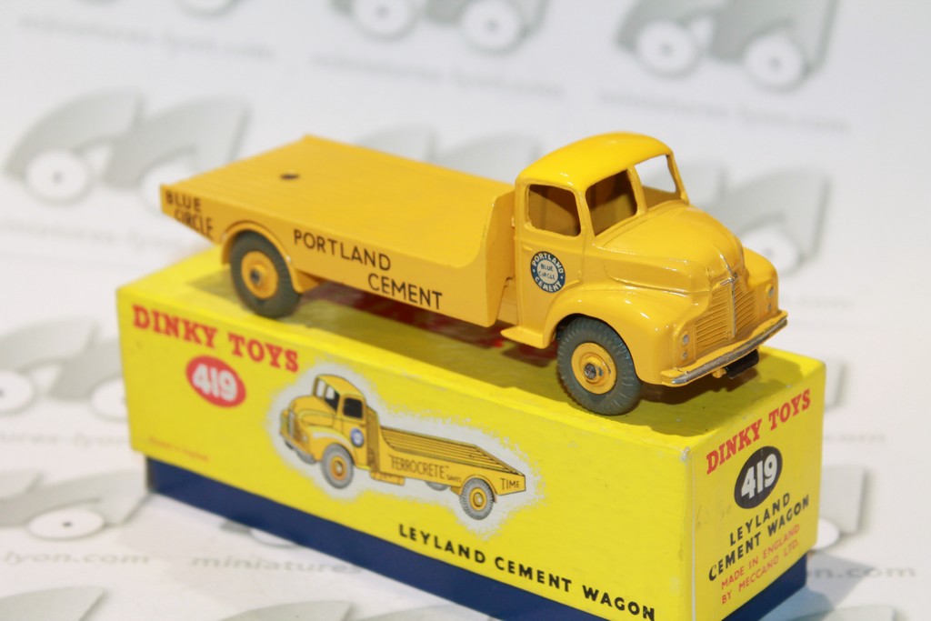 LEYLAND COMET CEMENT WAGON "FERROCRETE" DINKY TOYS 419