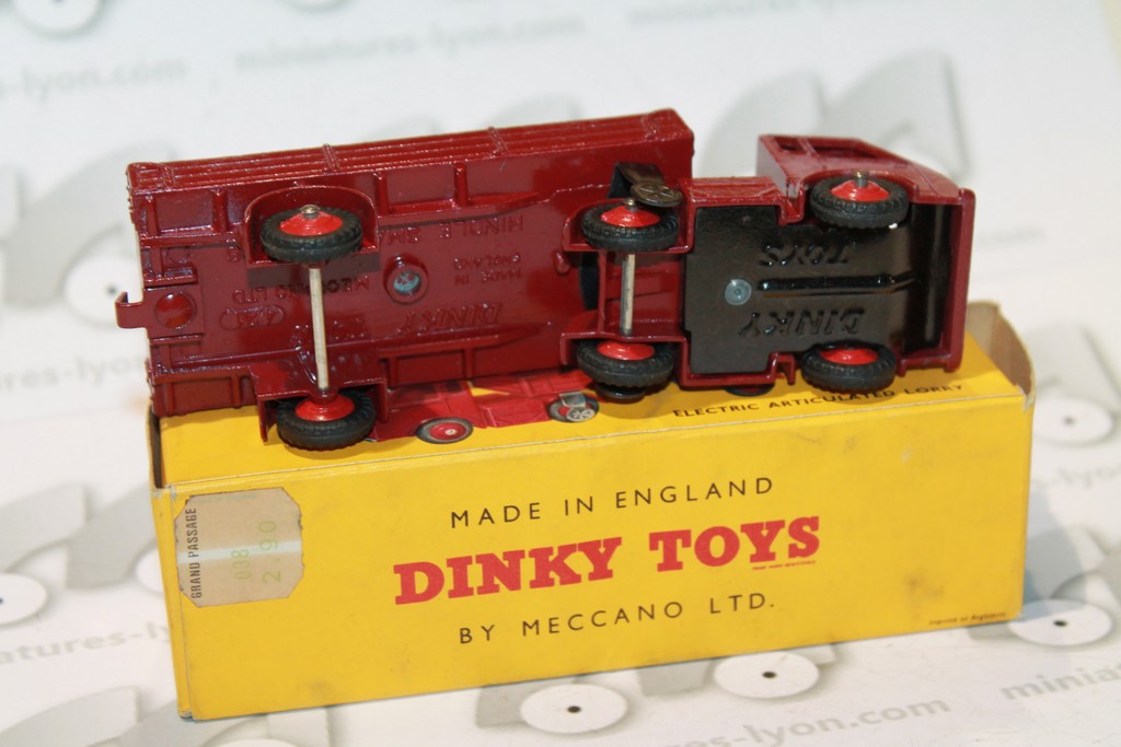 ELECTRIC ARTICULATED LORRY BRITISH RAILWAY DINKY TOYS 421
