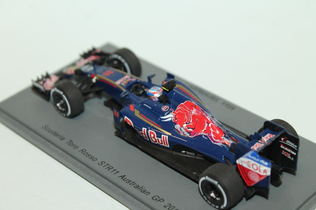 TORO ROSSO STR11 N°33 GP AUSTRALIE 2016 SPARK 1/43°