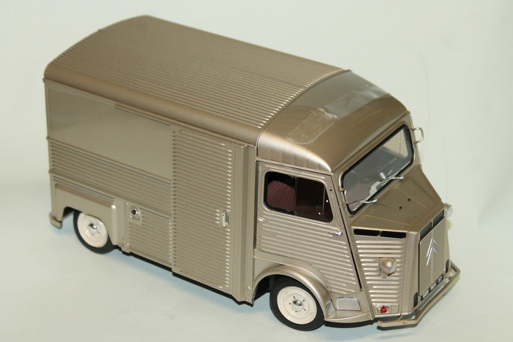 CITROEN TYPE HY GRIS METAL 1969 SOLIDO 1/18°