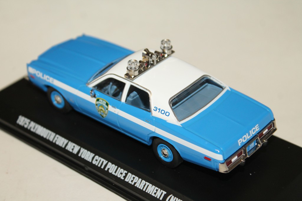 PLYMOUTH FURY NEW YORK POLICE DEPARTMENT 1975 GREENLIGHT 1/43°