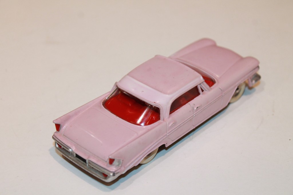 CHRYSLER SARATOGA ROSE DINKY TOYS 1/43°
