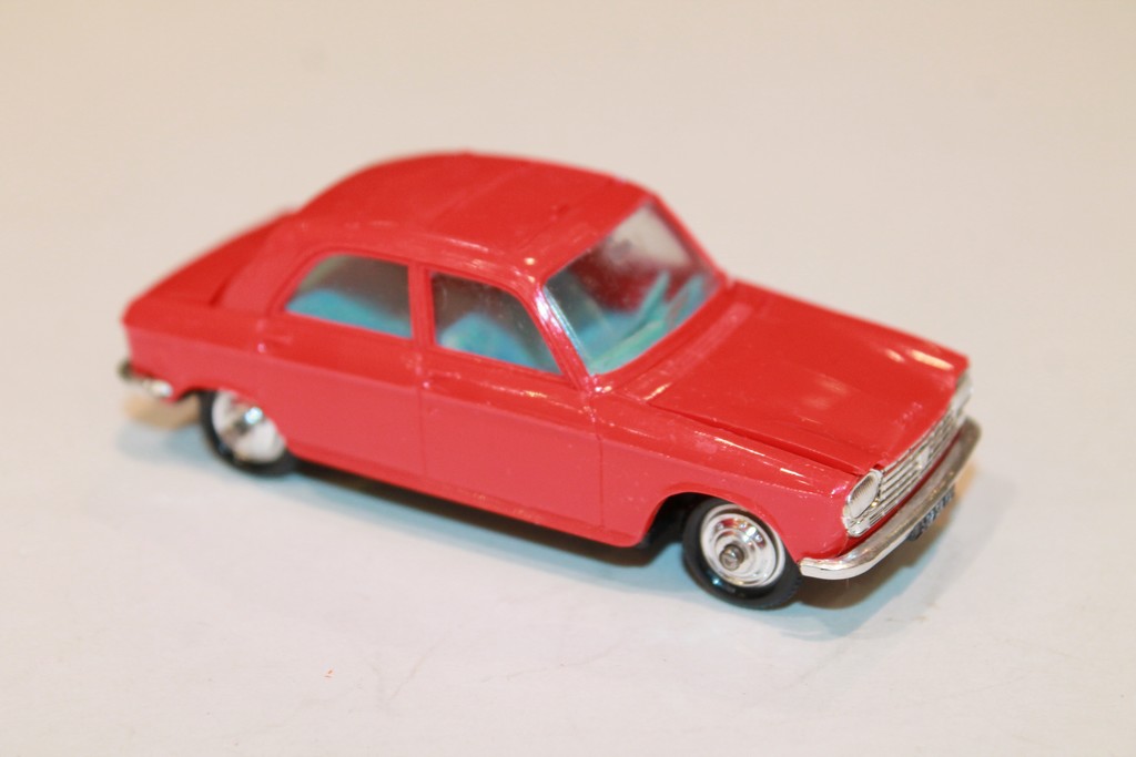 PEUGEOT 204 ROUGE NOREV 1/43°