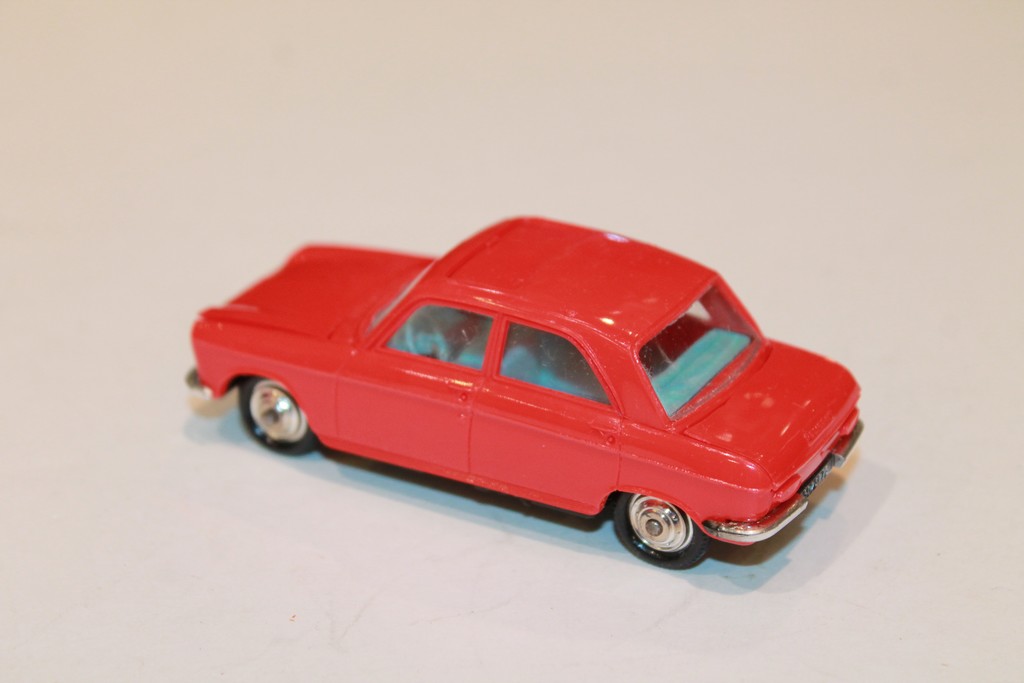PEUGEOT 204 ROUGE NOREV 1/43°