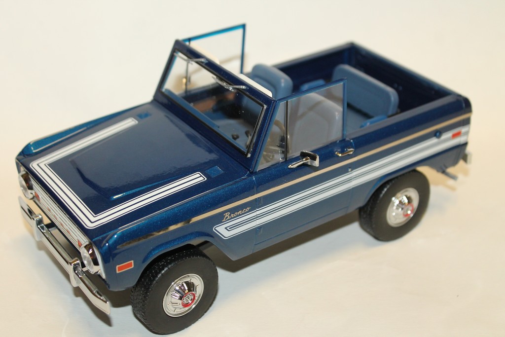 FORD BRONCO EXPLORER BLEU 1976 GREENLIGHT 1/18°