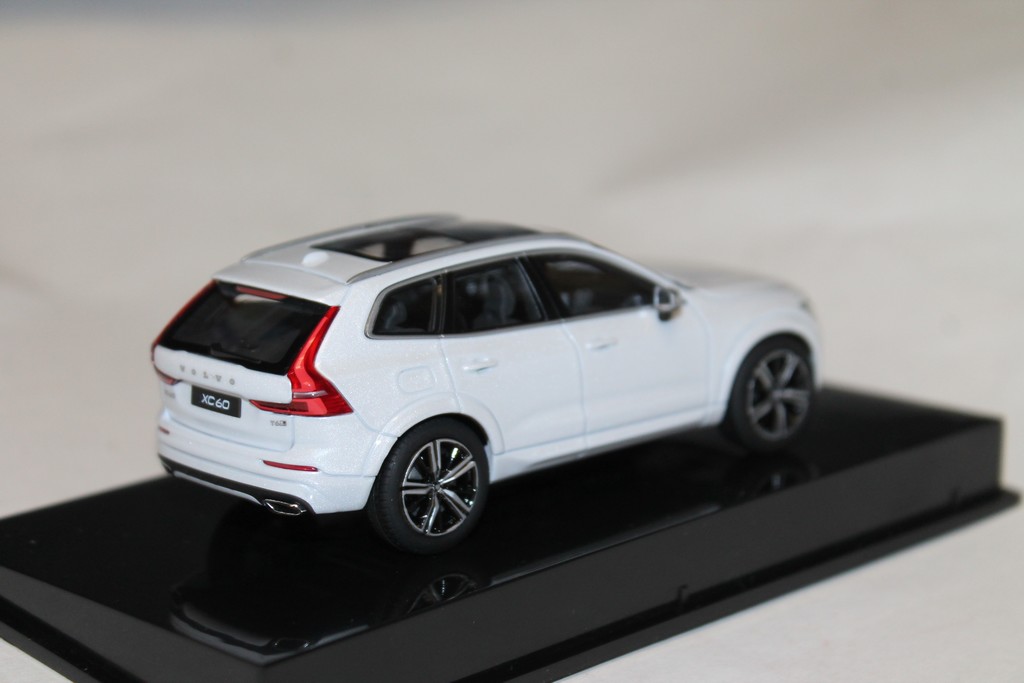 VOLVO XC 60 BLANC 2018 KYSHO 1/43°