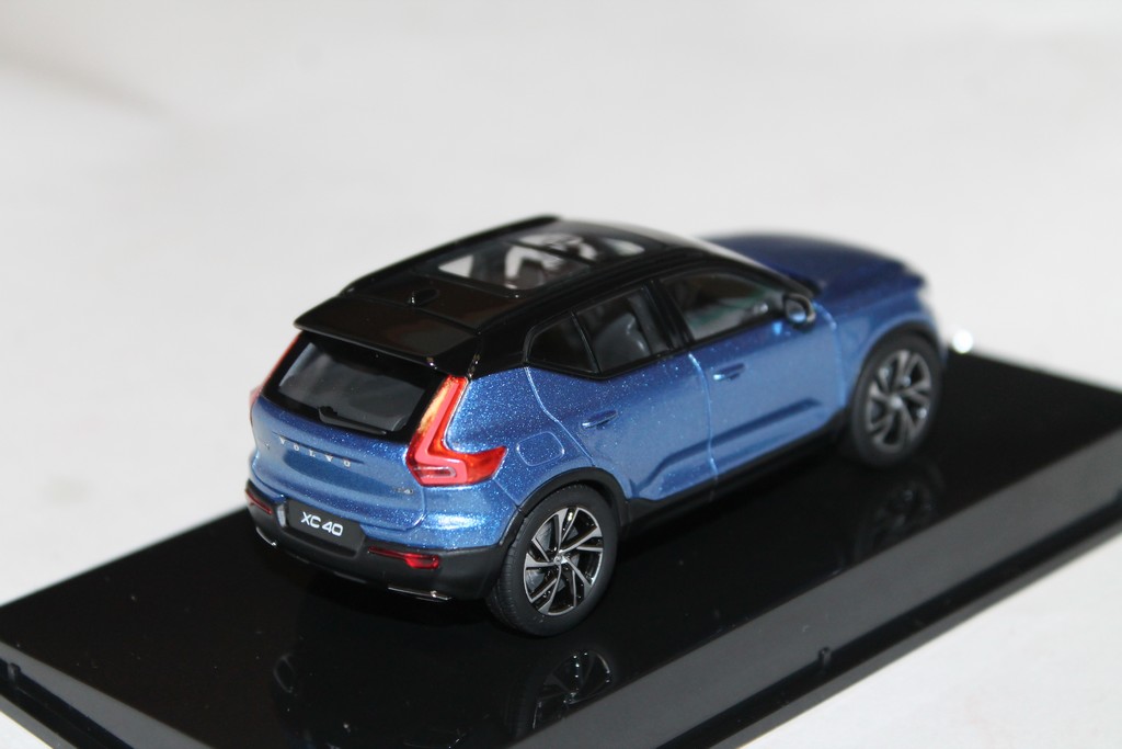 VOLVO XC 40 BLEU 2018 KYOSHO 1/43°