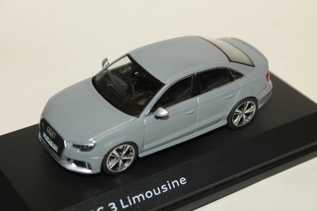 Audi RS3 LMS - Voiture miniature à l'échelle 1:43