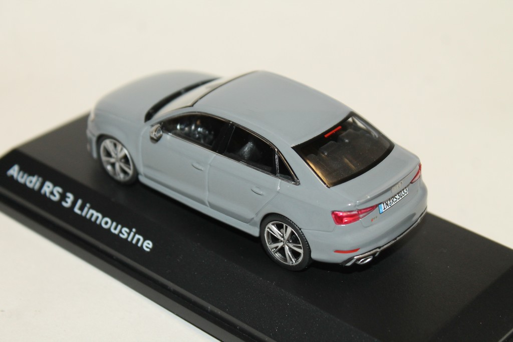 AUDI RS3 LIMOUSINE GRISE 2017 ISCALE 1/43°