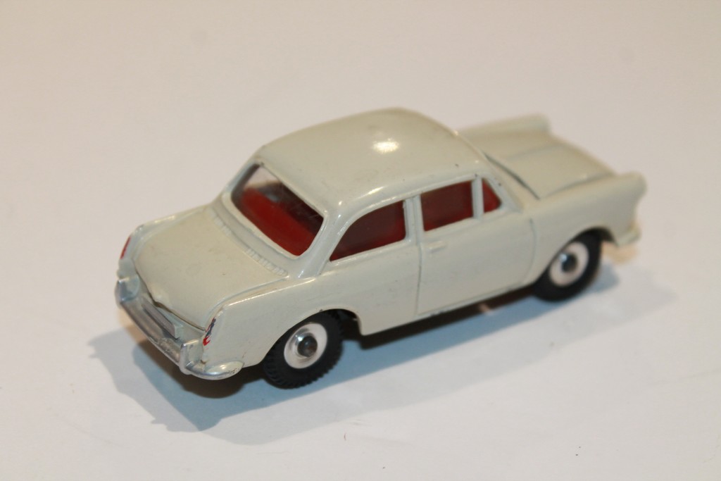 VOLKSWAGEN 1500 1955 DINKY TOYS 1/43°