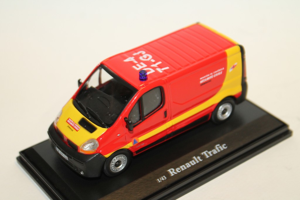 RENAULT TRAFIC "DEMINAGE" OLIEX 1/43°