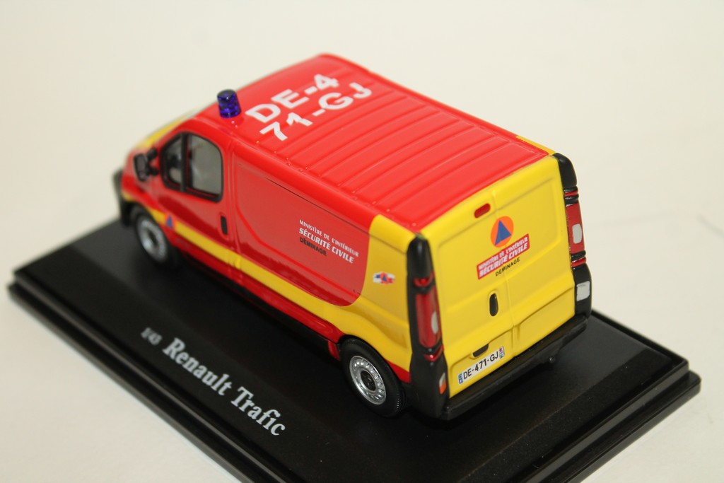 RENAULT TRAFIC "DEMINAGE" OLIEX 1/43°