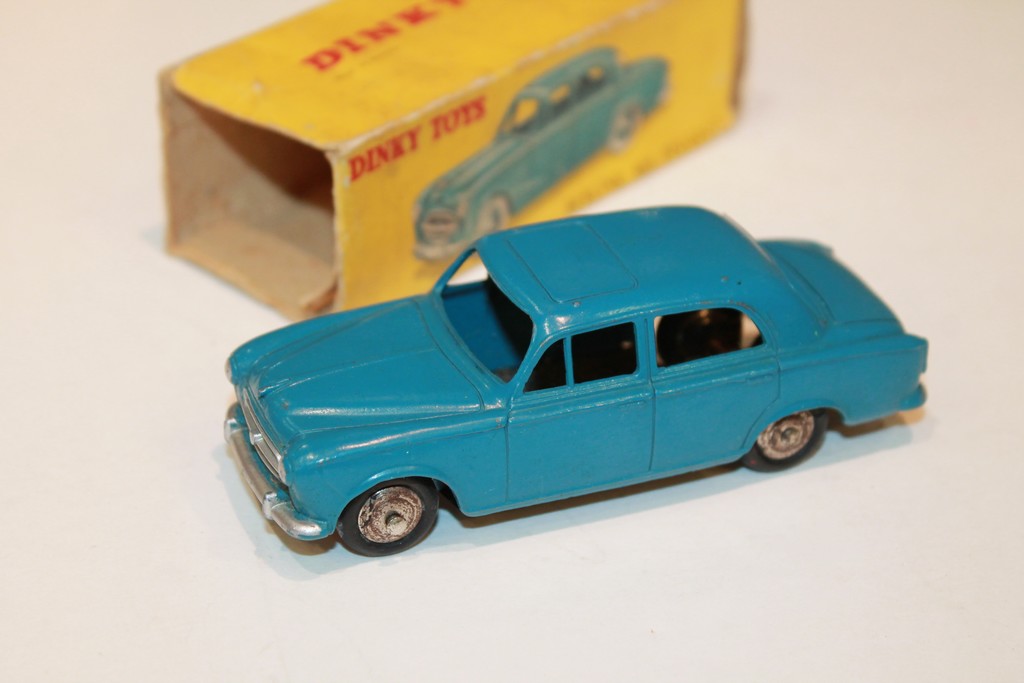 PEUGEOT 403 BERLINE BLEU DINKY TOYS 1/43°