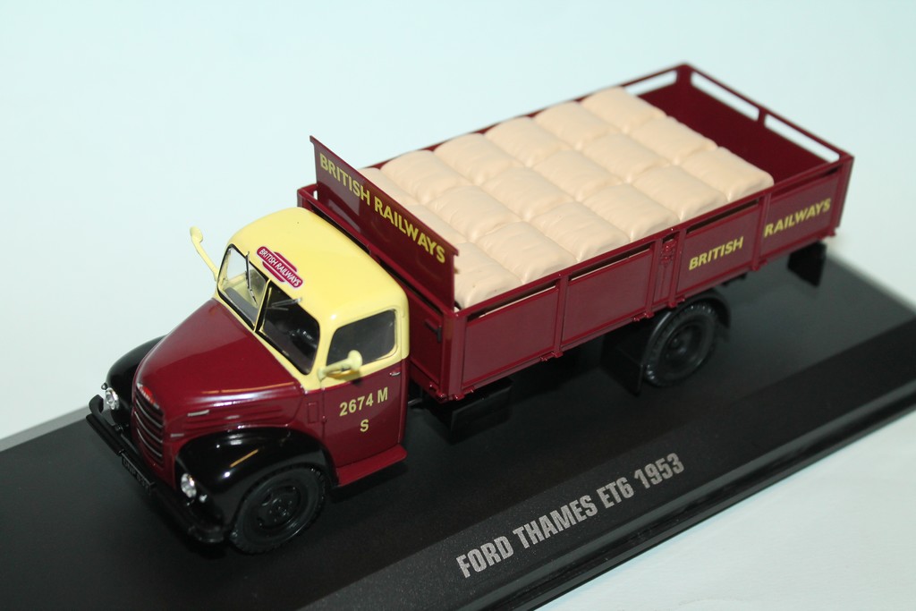 FORD THAMES ET6 1953 IXO 1/43°