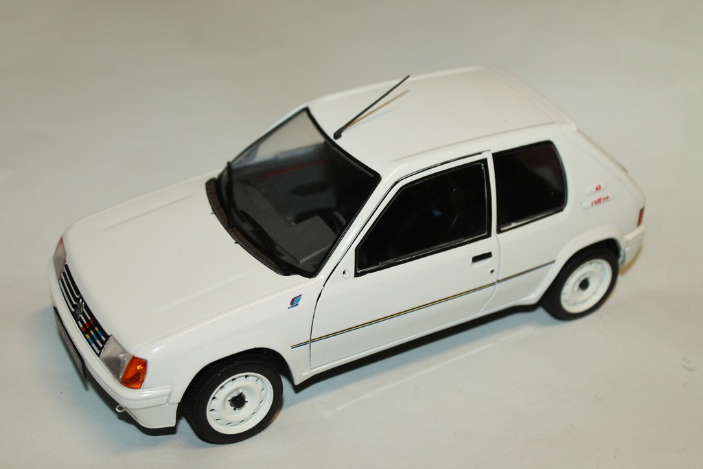 PEUGEOT 205 RALLYE MK1  SOLIDO 1/18°