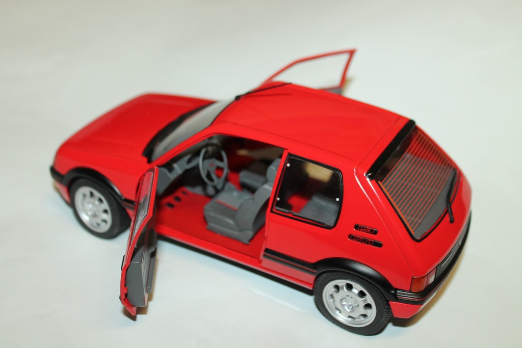 PEUGEOT 205 GTI MK1 ROUGE SOLIDO 1/18°