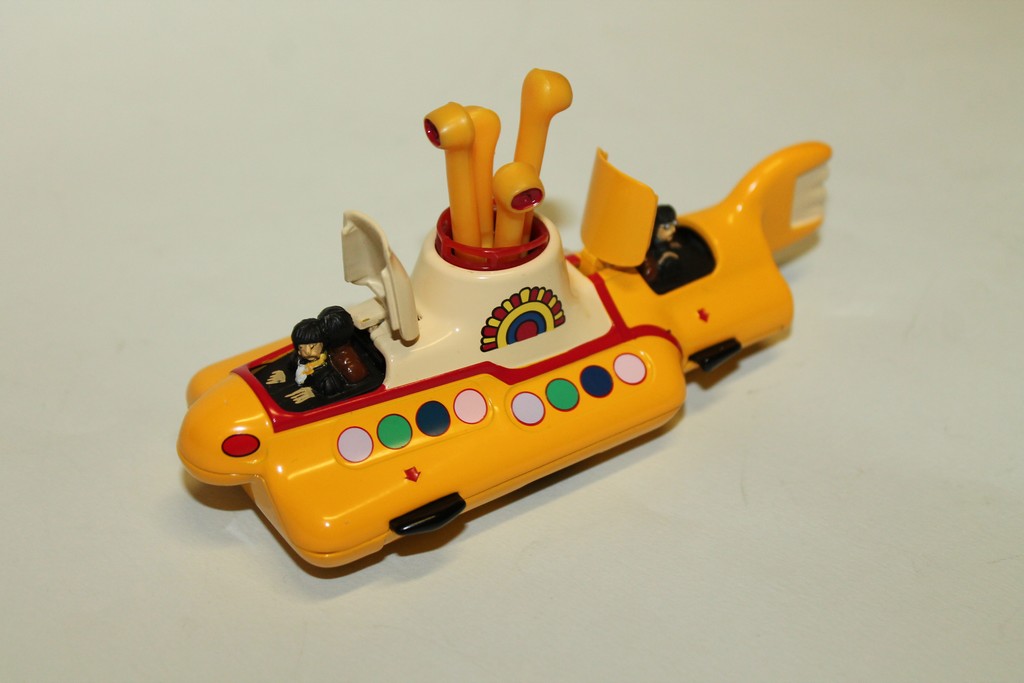 YELLOW SUBMARINE LES BEATLES 1969 CORGI 1/43°