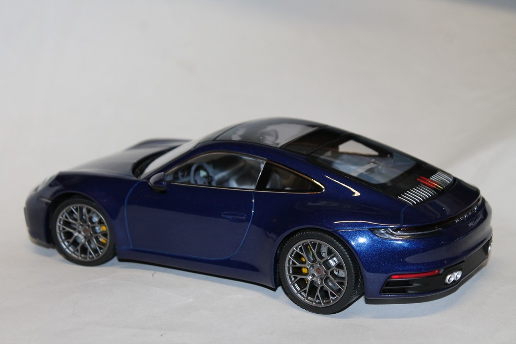 Porsche 911 Carrera 4S 2019 Blue Metallic Minichamps 155067321 - Miniatures  Autos Motos