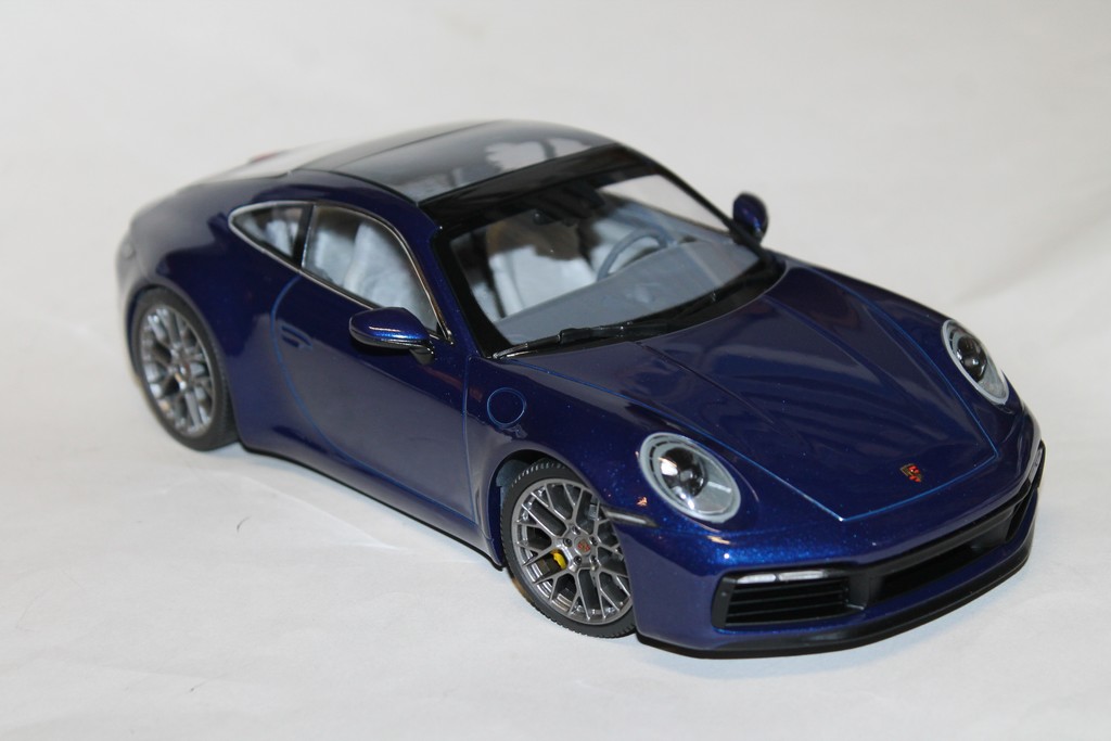 PORSCHE 911-992 CARRERA 4S BLEU 2019 MINICHAMPS 1/18°