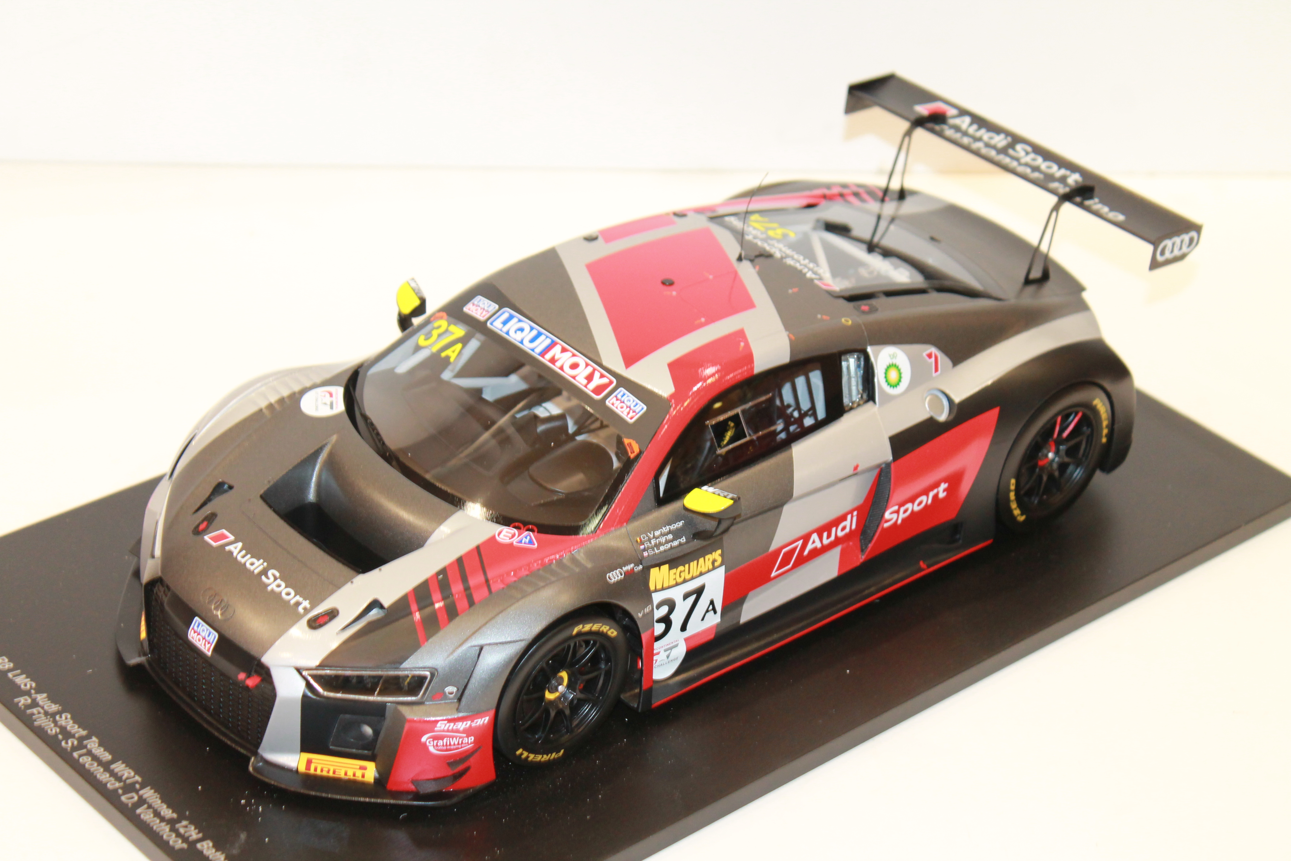 AUDI R8 LMS N°37 WINNER 12H BATHURST 2018 SPARK 1/12°