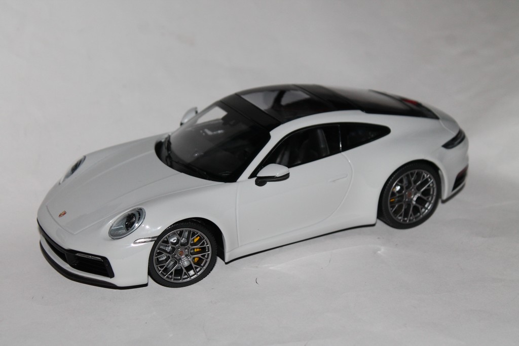 PORSCHE 911-992 CARRERA 4S 2019 MINICHAMPS 1/18°