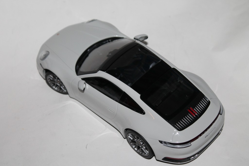 PORSCHE 911-992 CARRERA 4S 2019 MINICHAMPS 1/18°