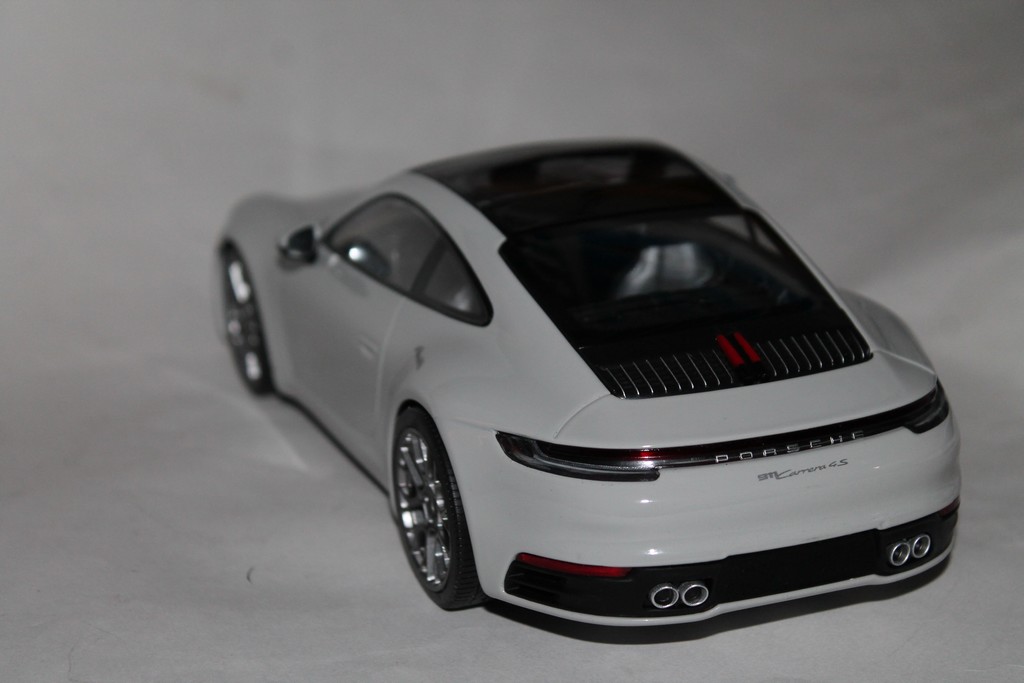 PORSCHE 911-992 CARRERA 4S 2019 MINICHAMPS 1/18°