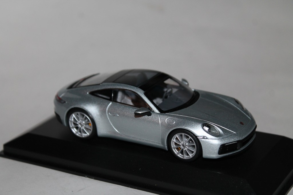 PORSCHE 911-992 CARRERA S 2019 ARGENT MINICHAMPS 1/18°