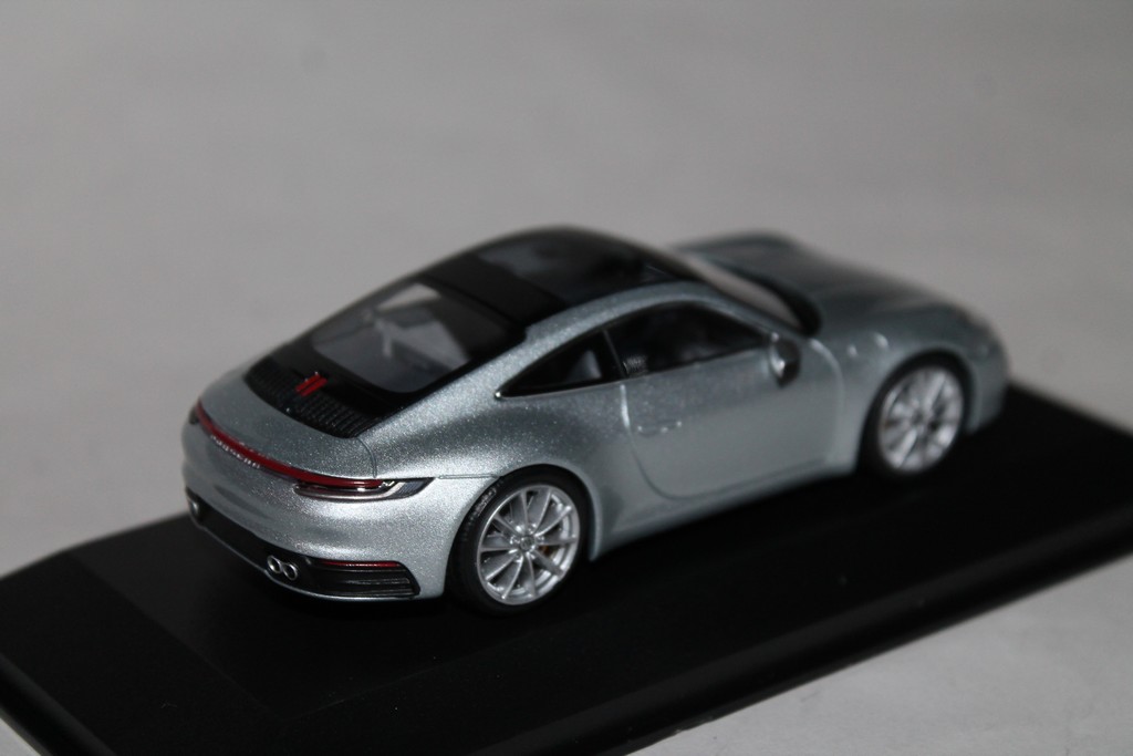 PORSCHE 911-992 CARRERA S 2019 ARGENT MINICHAMPS 1/18°