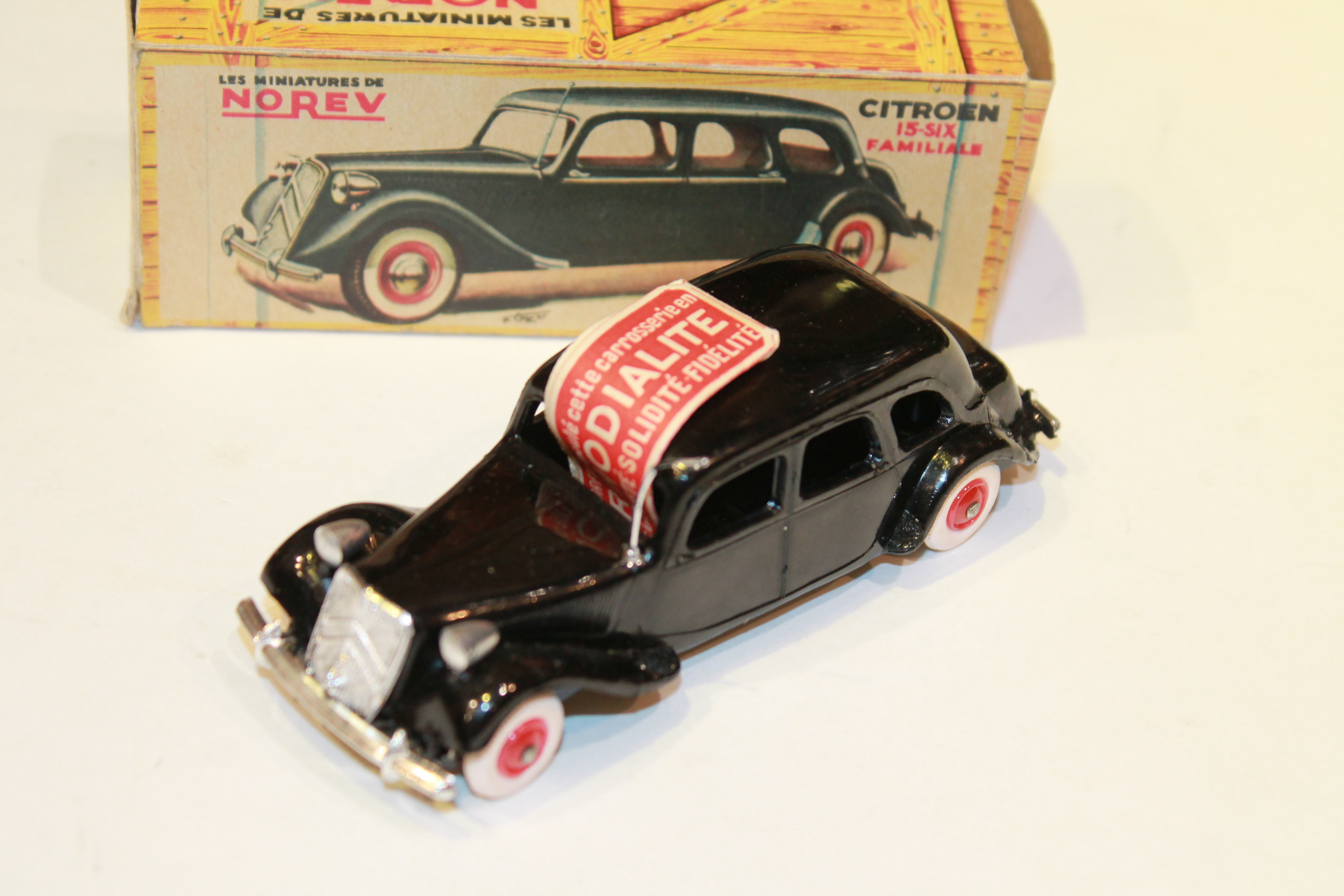 CITROEN TRACTION 15 FAMILIALE NOREV 1/43°