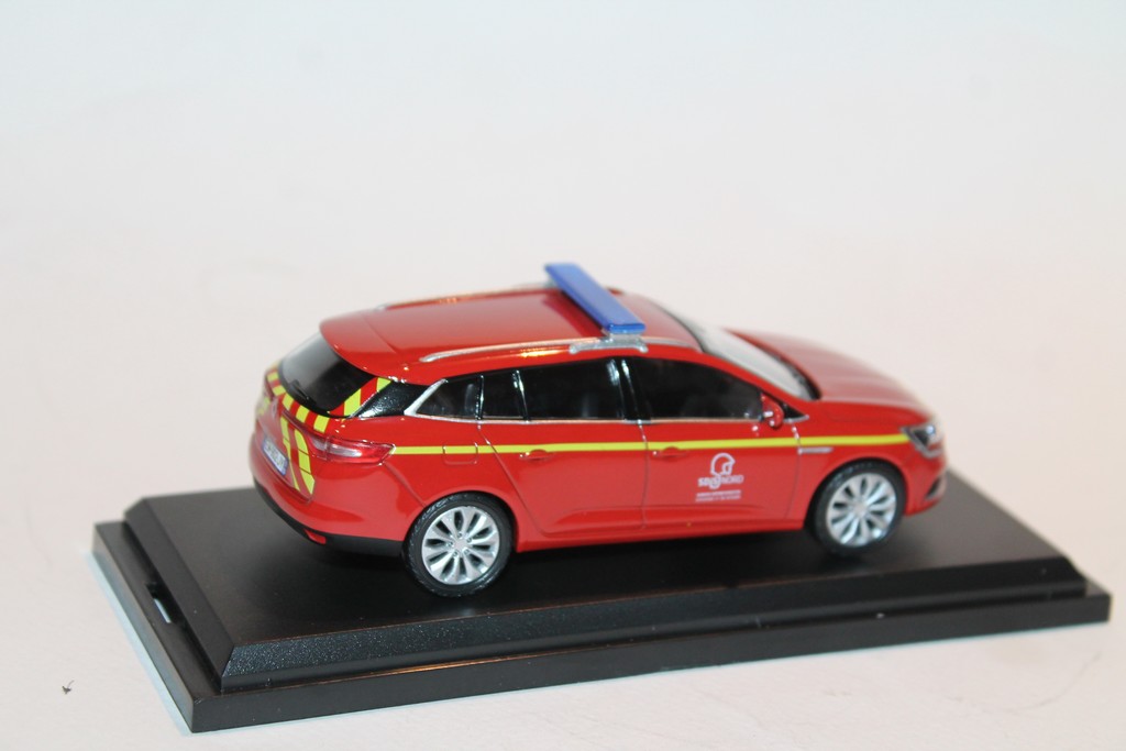 RENAULT MEGANE ESTATE POMPIERS ROUGE NOREV 1/43°