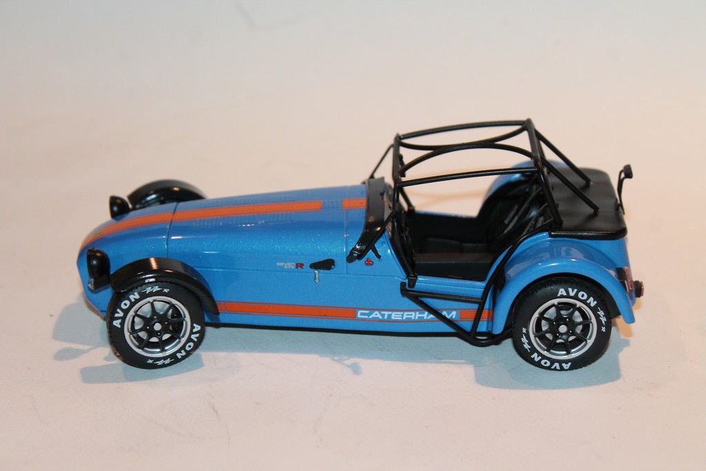 CATERHAM SEVEN 275R BLEU SOLIDO 1/18°