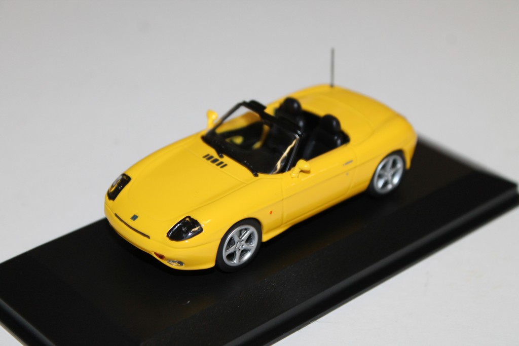 FIAT BARCHETTA JAUNE 1995 MAXICHAMPS 1/43°