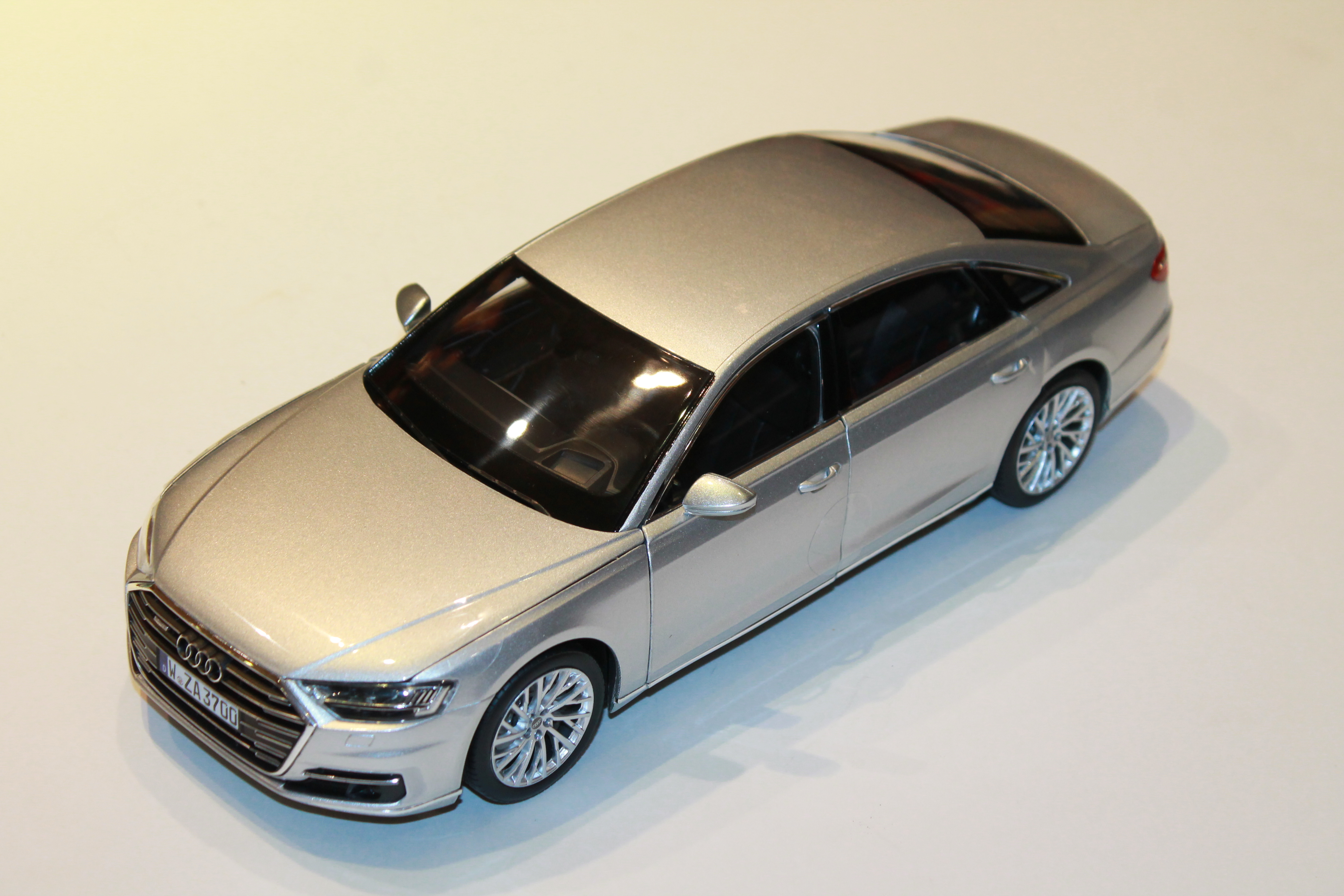 AUDI A8L GRIS 2018 NOREV 1/18°